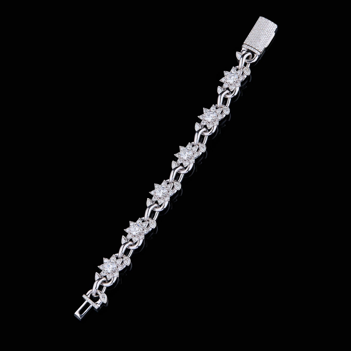 Round Cut Floral VVS Moissanite Bracelet